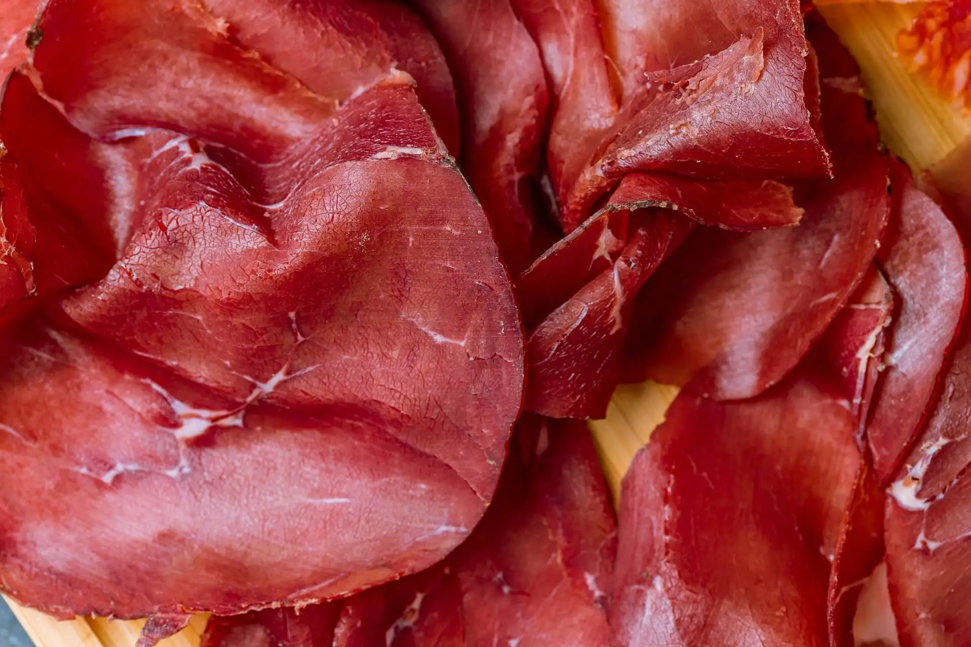 Allerta bresaola: ecco cosa può contenere Allerta bresaola: ecco cosa può contenere