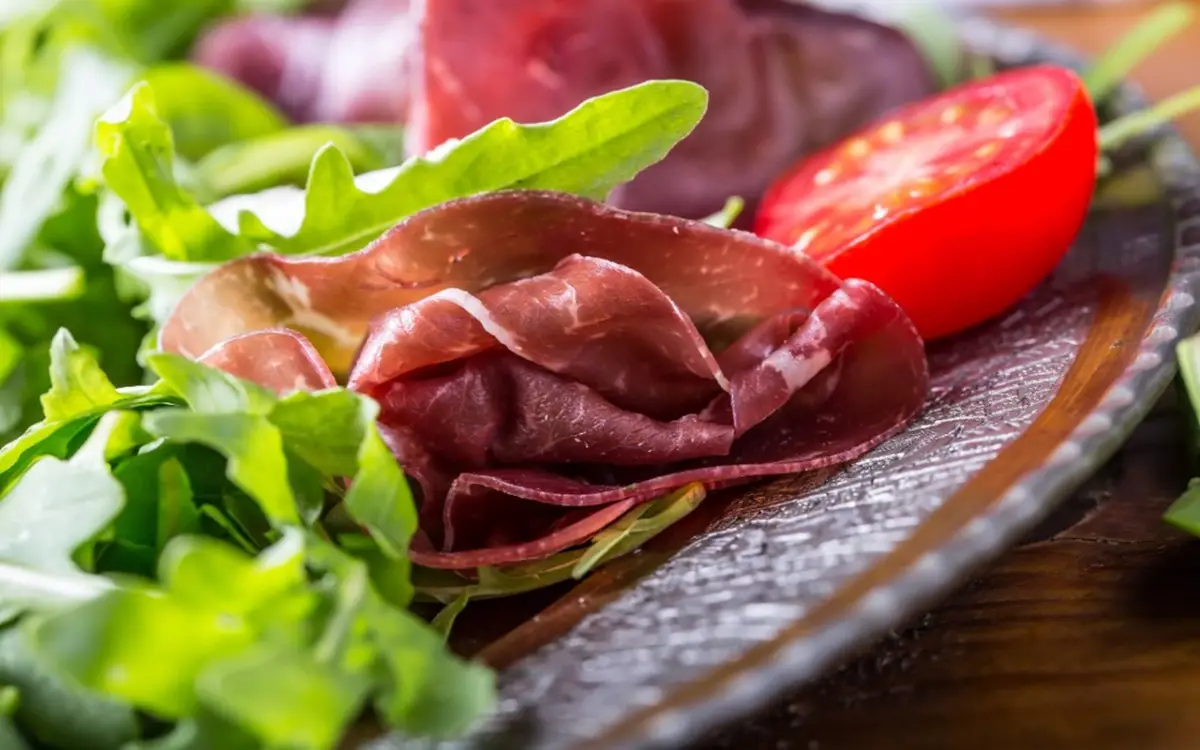 Allerta bresaola: ecco cosa può contenere Allerta bresaola: ecco cosa può contenere