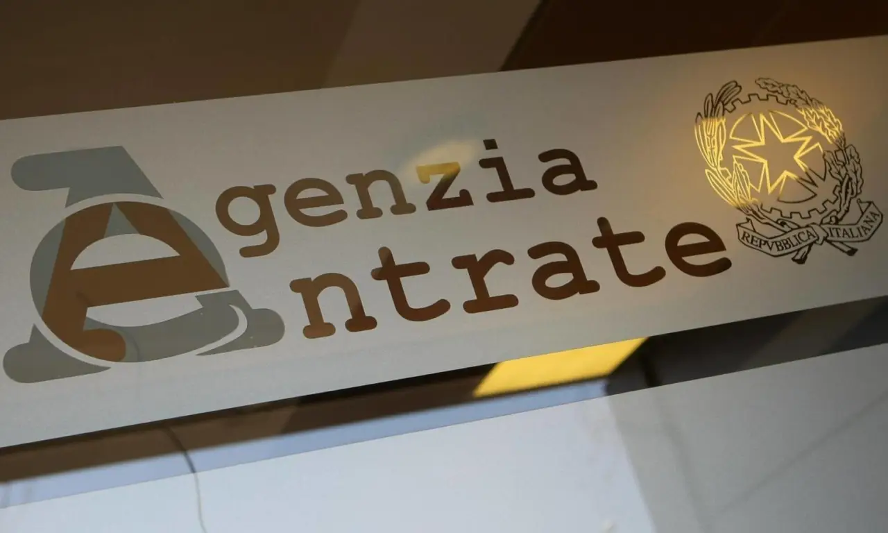 Conto in banca sopra i 10.000 euro? Cosa rischi davvero nel 2025 Conto in banca sopra i 10.000 euro? Cosa rischi davvero nel 2025