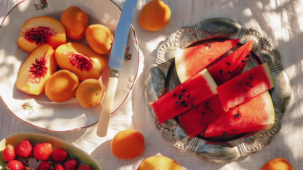 Il frutto estivo che purifica il fegato: i nutrizionisti lo consigliano a giugno Il frutto estivo che purifica il fegato: i nutrizionisti lo consigliano a giugno