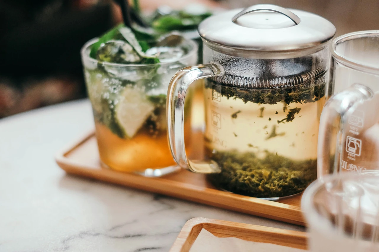 Il tè freddo naturale che abbassa la pressione: la ricetta nascosta in cucina Il tè freddo naturale che abbassa la pressione: la ricetta nascosta in cucina