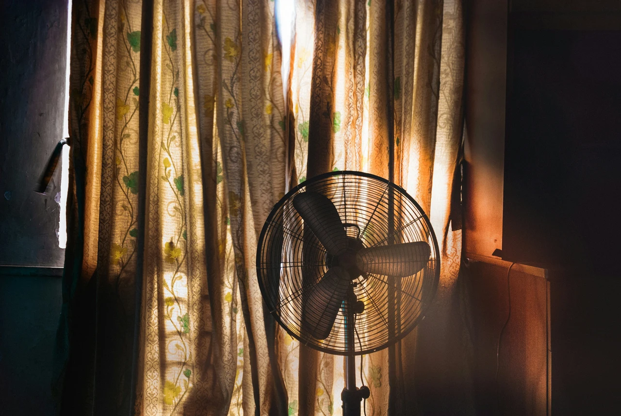 Come raffreddare la camera da letto senza climatizzatore: il metodo infallibile Come raffreddare la camera da letto senza climatizzatore: il metodo infallibile