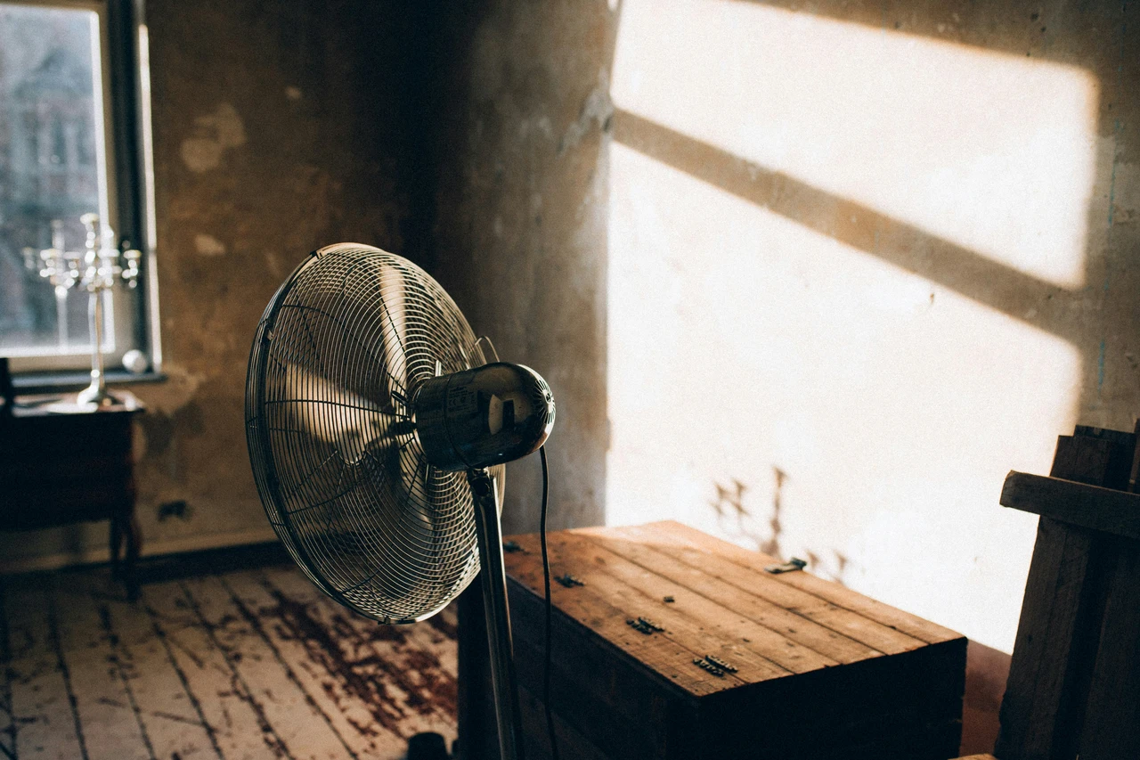 Come raffreddare la camera da letto senza climatizzatore: il metodo infallibile Come raffreddare la camera da letto senza climatizzatore: il metodo infallibile