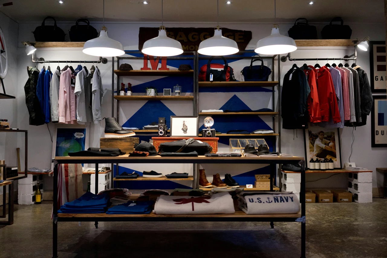 Odore di chiuso in casa? Il trucco che usano nei negozi di abbigliamento Odore di chiuso in casa? Il trucco che usano nei negozi di abbigliamento