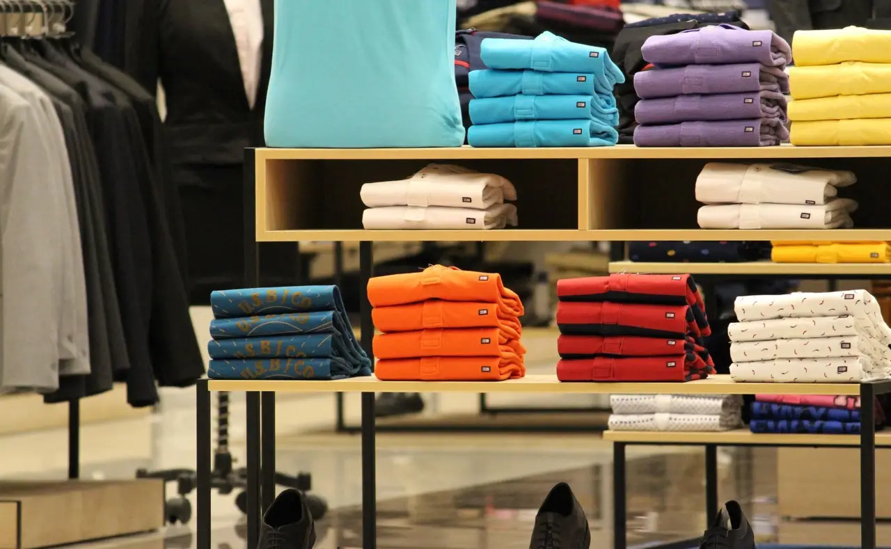 Odore di chiuso in casa? Il trucco che usano nei negozi di abbigliamento Odore di chiuso in casa? Il trucco che usano nei negozi di abbigliamento