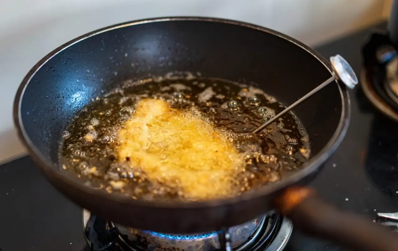 Cucina che odora di fritto? Il metodo con l’aceto che elimina tutto in 2 minuti Cucina che odora di fritto? Il metodo con l’aceto che elimina tutto in 2 minuti