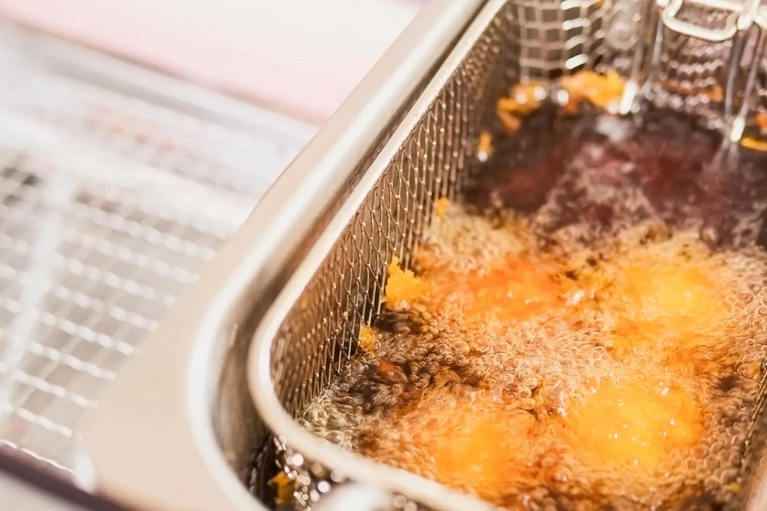 Cucina che odora di fritto? Il metodo con l’aceto che elimina tutto in 2 minuti Cucina che odora di fritto? Il metodo con l’aceto che elimina tutto in 2 minuti
