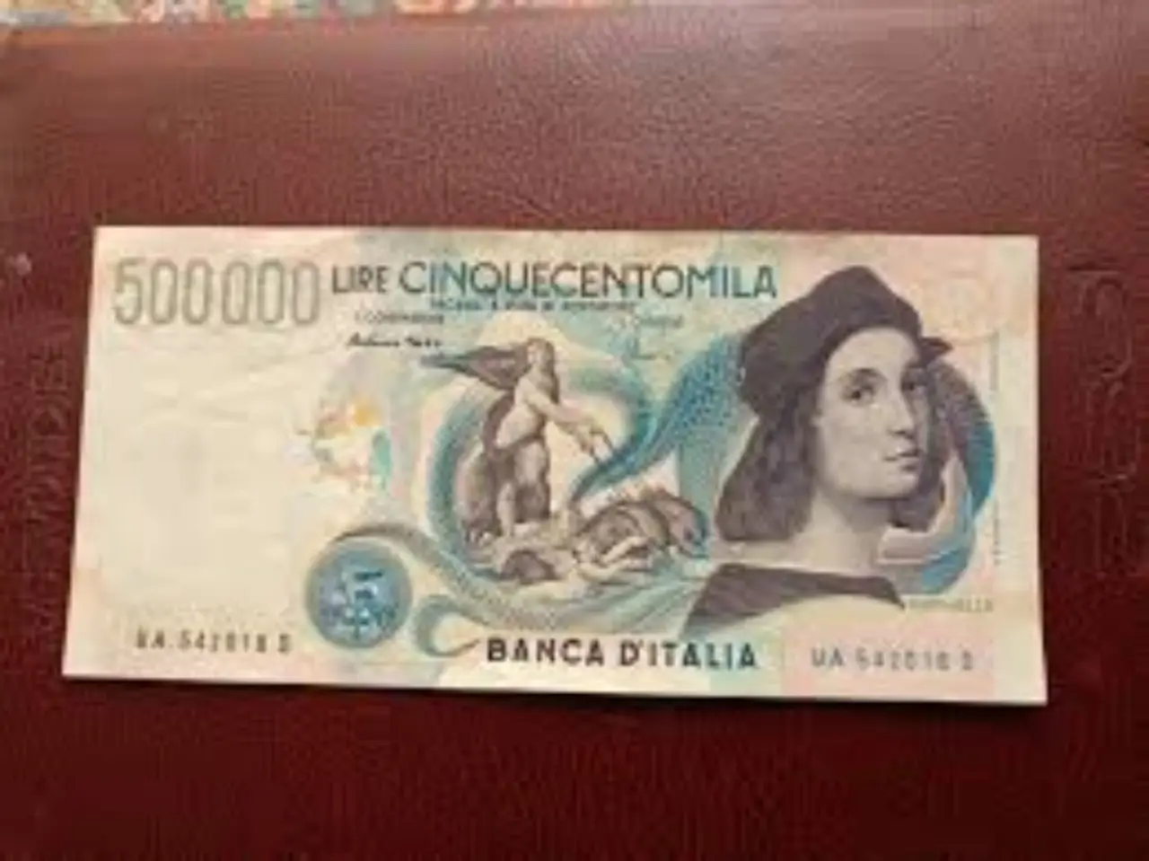 Vecchie banconote da 50.000 lire: se hanno questo simbolo valgono una fortuna Vecchie banconote da 50.000 lire: se hanno questo simbolo valgono una fortuna
