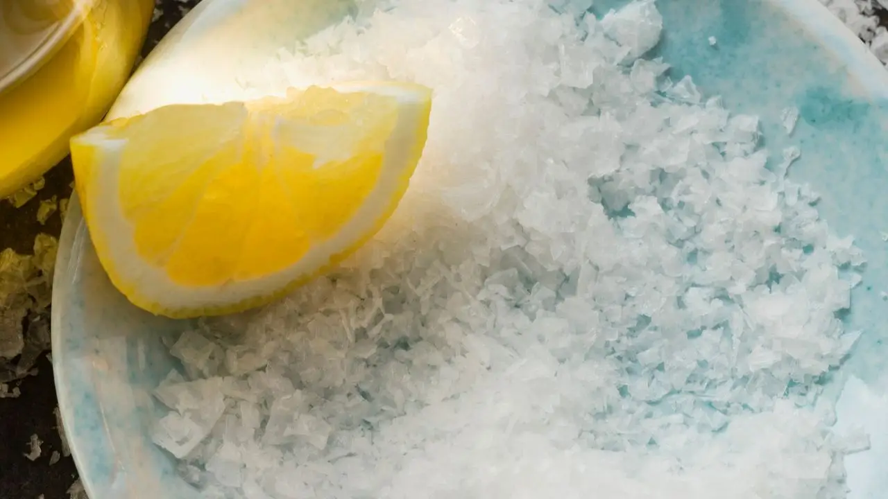 Profuma la cucina in pochi minuti con limone e sale: il trucco che tutti aspettavano Profuma la cucina in pochi minuti con limone e sale: il trucco che tutti aspettavano