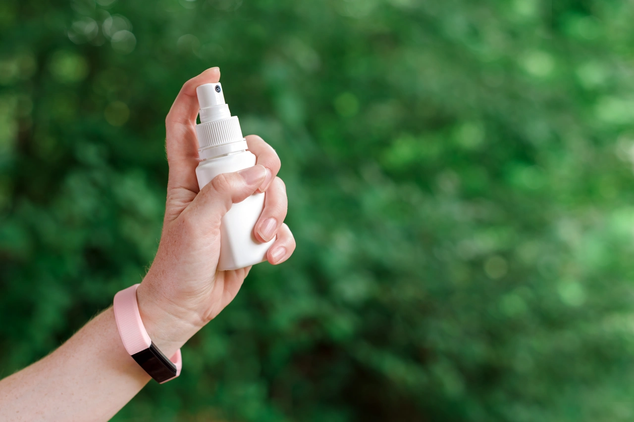 Crea uno spray casalingo anti-acaro con ingredienti naturali: risparmia e proteggi la casa Crea uno spray casalingo anti-acaro con ingredienti naturali: risparmia e proteggi la casa