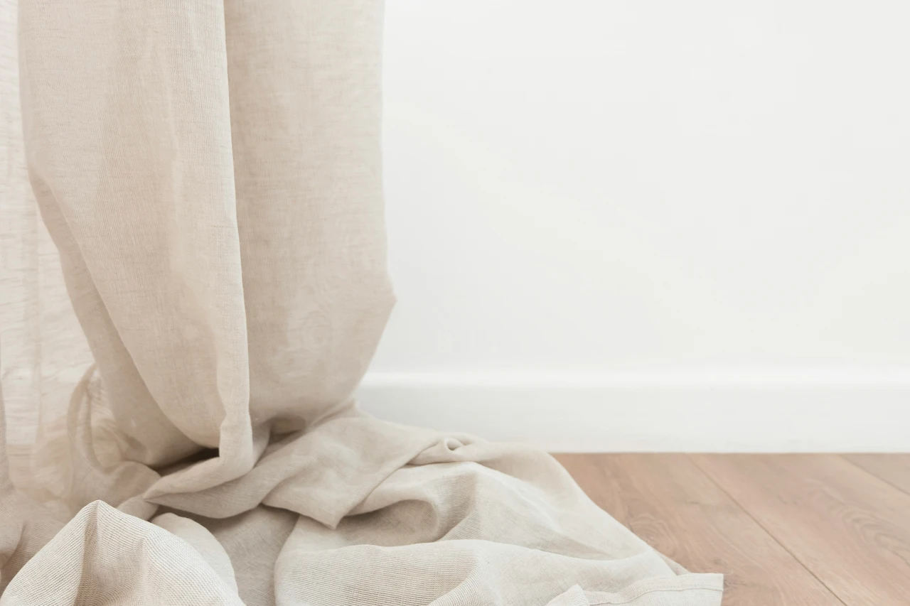 Riduci il rischio di allergie lavando tende e stoffe con soluzioni naturali anti-acaro Riduci il rischio di allergie lavando tende e stoffe con soluzioni naturali anti-acaro