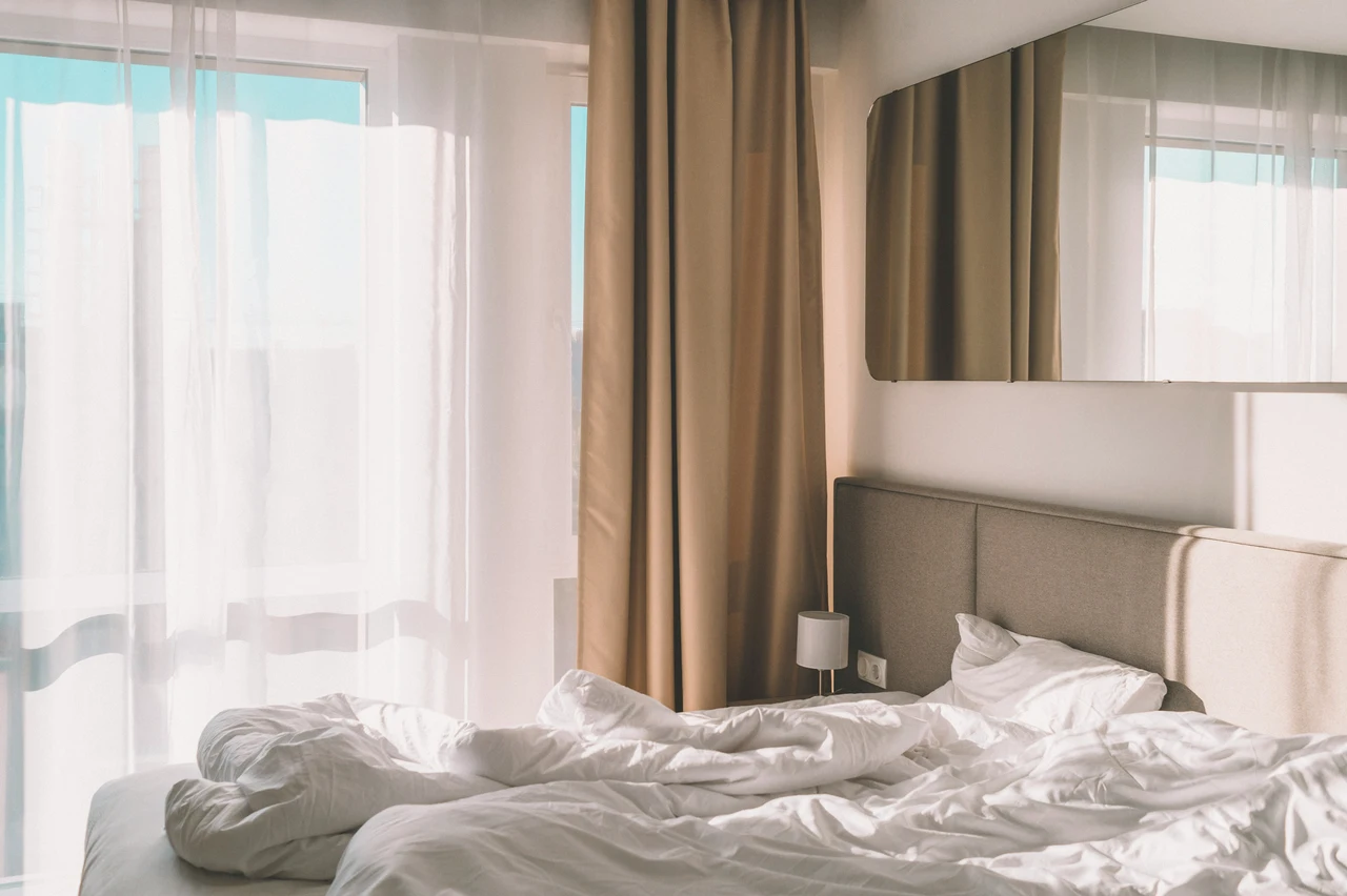 Perché aerare ogni giorno la camera da letto riduce drasticamente la presenza di acari Perché aerare ogni giorno la camera da letto riduce drasticamente la presenza di acari